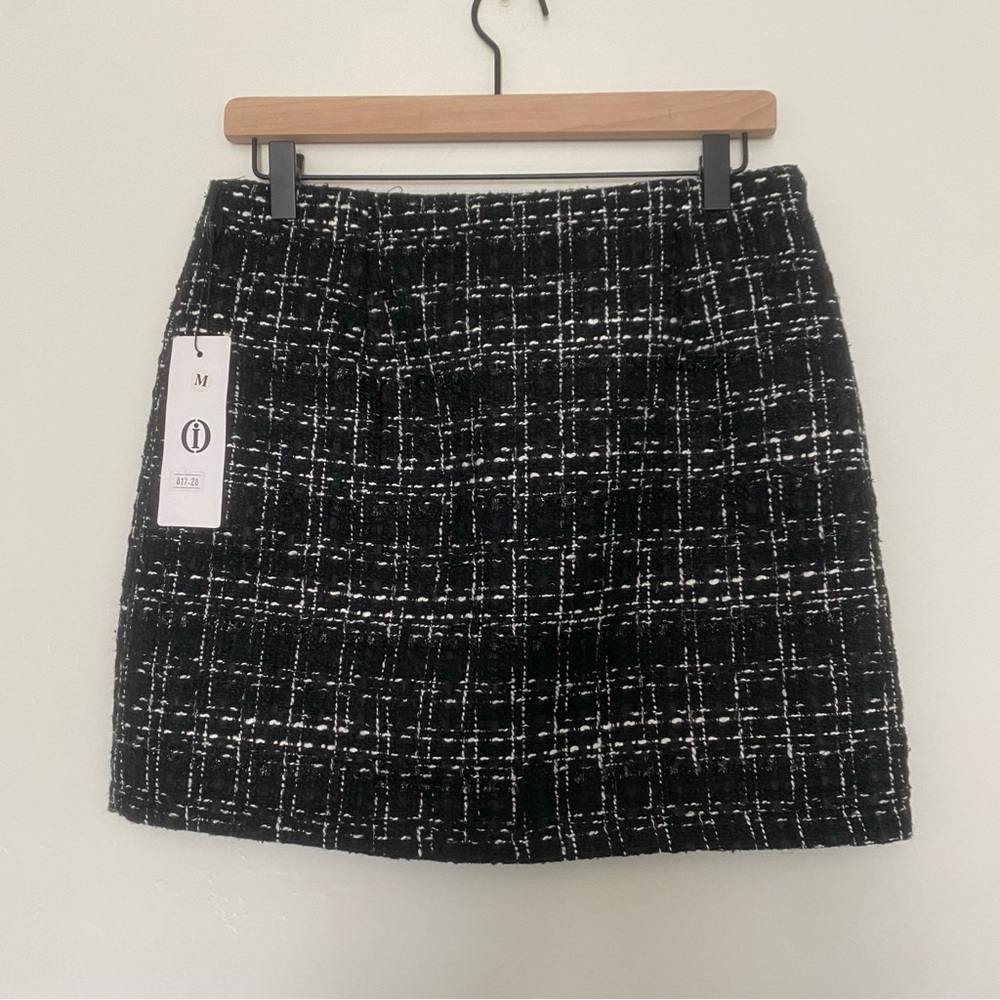 Plaid tweed skirt size medium (new with tags)